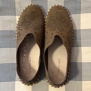 Bernie Mev Women's, Tw09 Slip-On  size 9.5-10